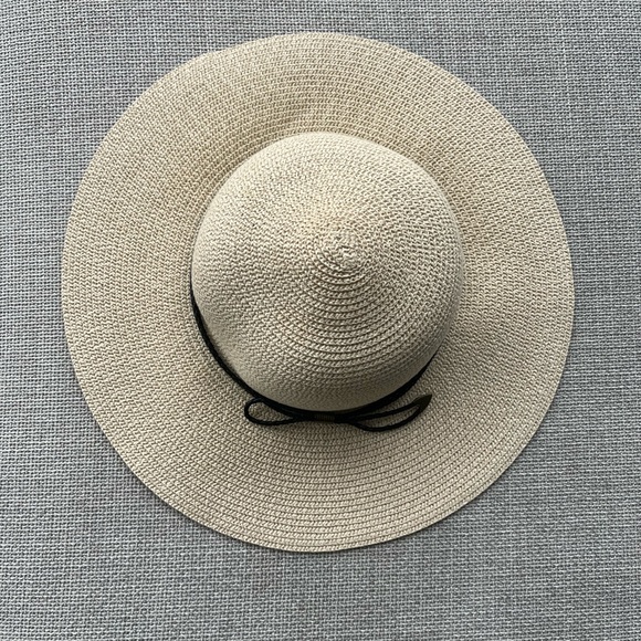 Hat - fits S-M - Picture 3 of 3